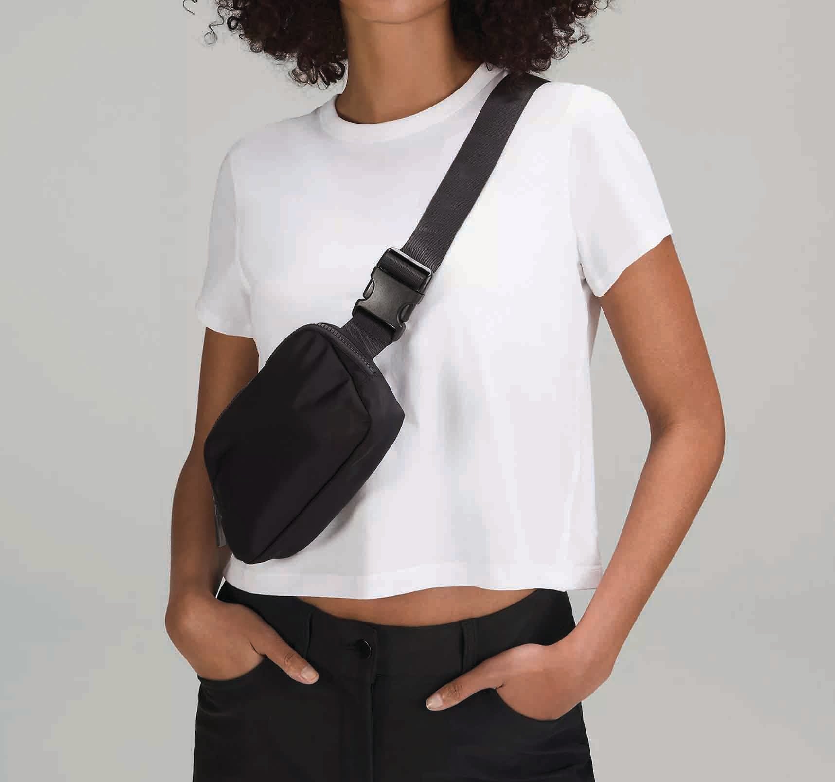 Lululemon Everywhere Belt Bag Crossbody Bag Black in Waterproof