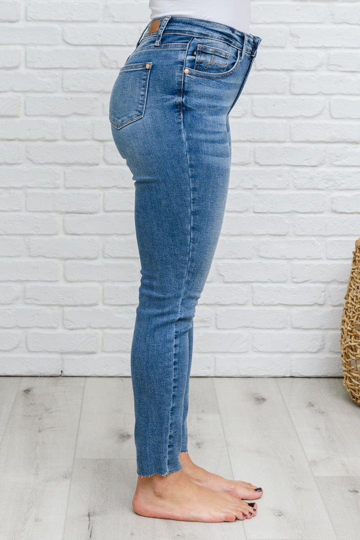 Becca Hi-Waisted Embroidered Pocket Relaxed Jeans - TheDesignChambersBoutique