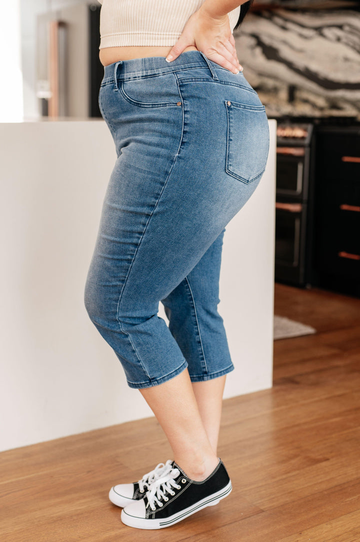 Emily High Rise Cool Denim Pull On Capri Jeans - TheDesignChambersBoutique