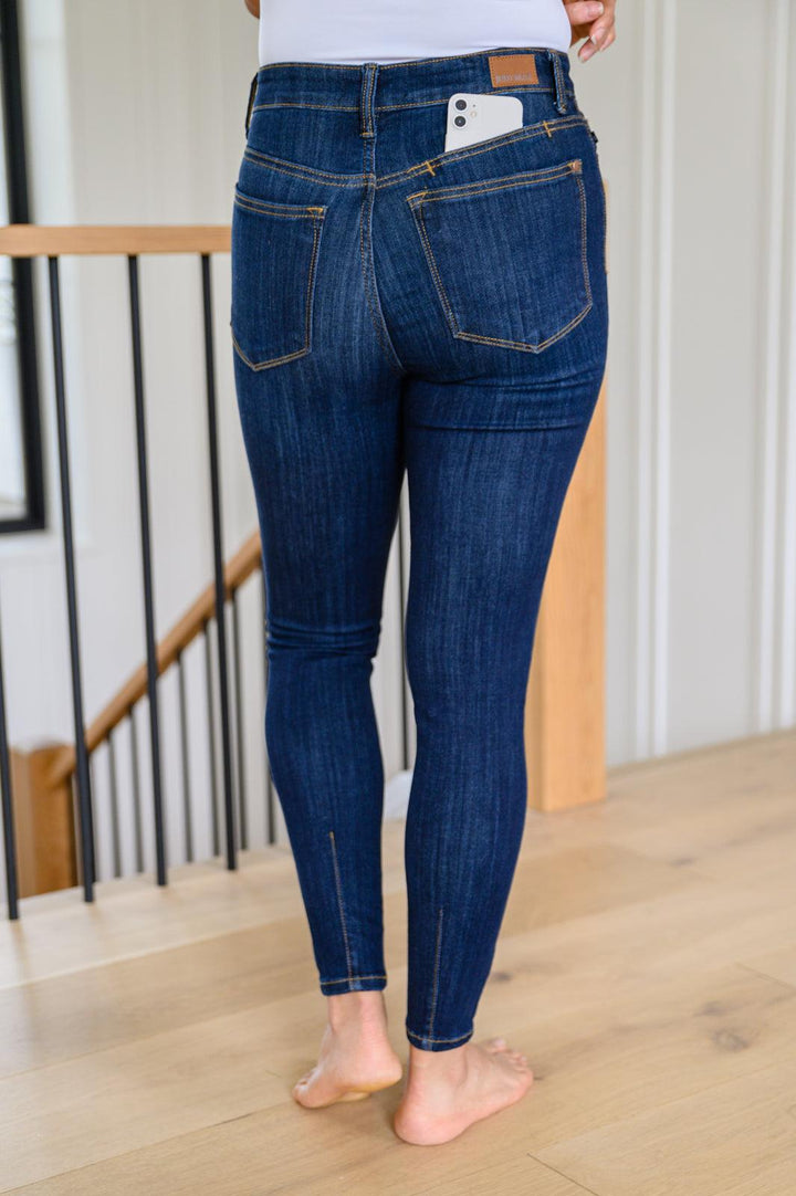 Georgia Back Yoke Skinny Jeans with Phone Pocket - TheDesignChambersBoutique