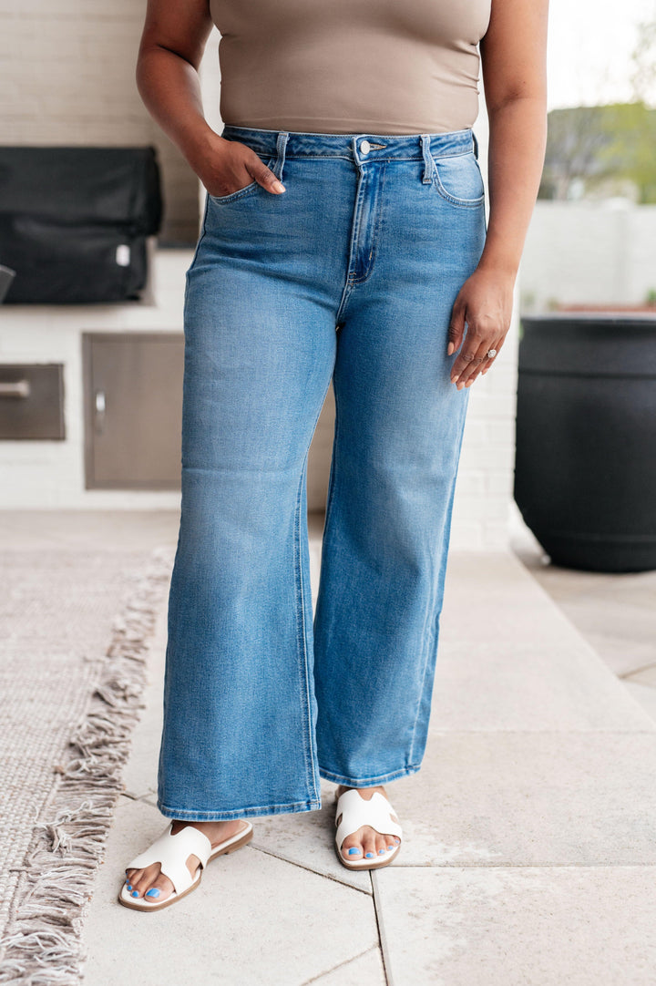 Hayes High Rise Wide Leg Crop Jeans - TheDesignChambersBoutique