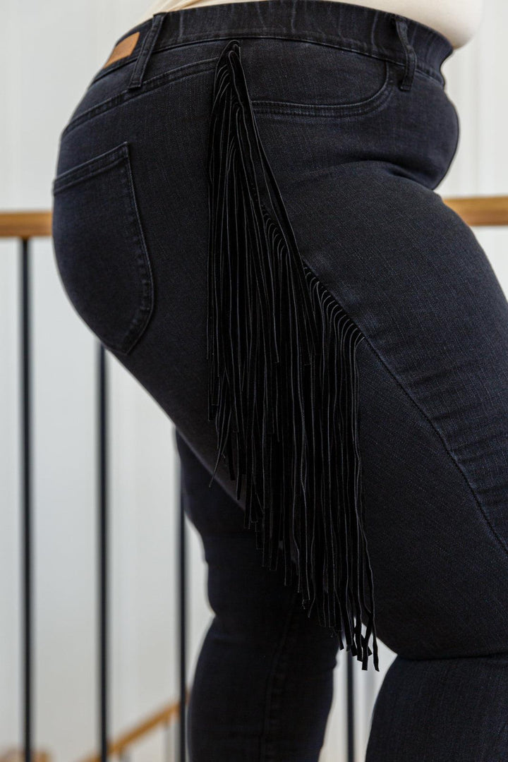 Hilary Side Fringe Skinny Jegging In Black - TheDesignChambersBoutique