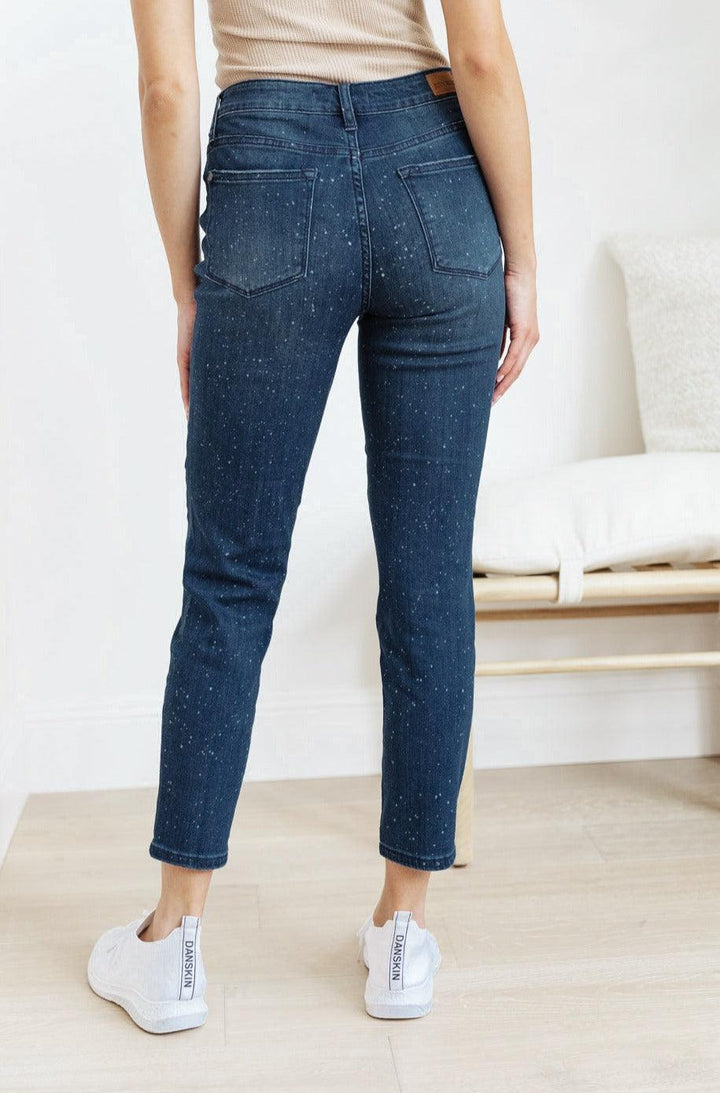 Mid-Rise Relaxed Fit Mineral Wash Jeans - TheDesignChambersBoutique