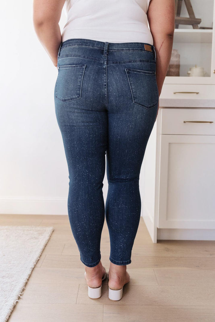 Mid-Rise Relaxed Fit Mineral Wash Jeans - TheDesignChambersBoutique