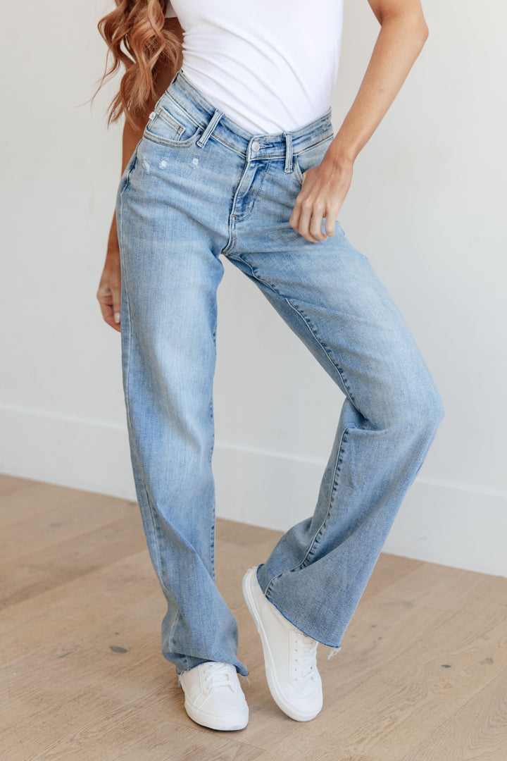 Mildred High Rise V Front Waistband Straight Jeans - TheDesignChambersBoutique