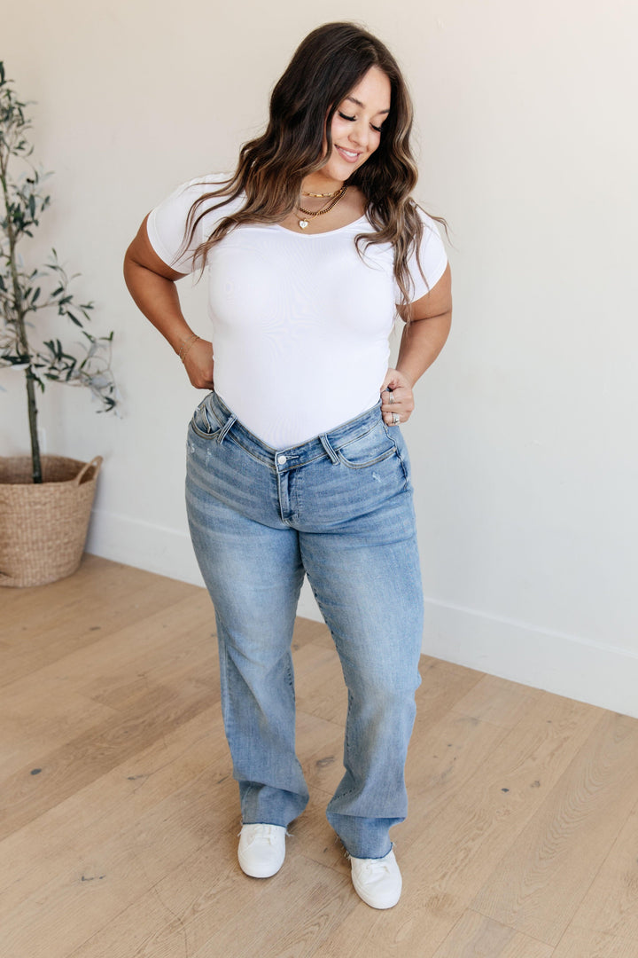 Mildred High Rise V Front Waistband Straight Jeans - TheDesignChambersBoutique